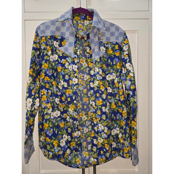 🌼 Vintage Handmade Floral Button Down – Western Style - Picture 3 of 15